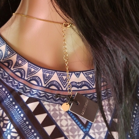 ☆NWTS Triangular Statement Peice Necklace - Picture 3 of 4